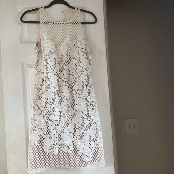 Vera Wang Dresses & Skirts - Vera Wang gorgeous dress perfect for bridal or summer 🔥Firm Price